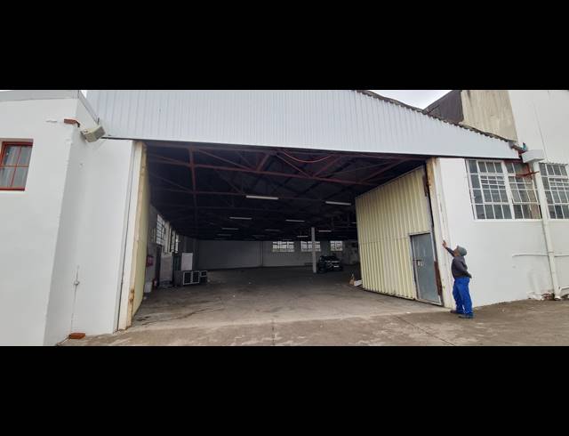 1,727M² WAREHOUSE TO LET IN CONGELLA
